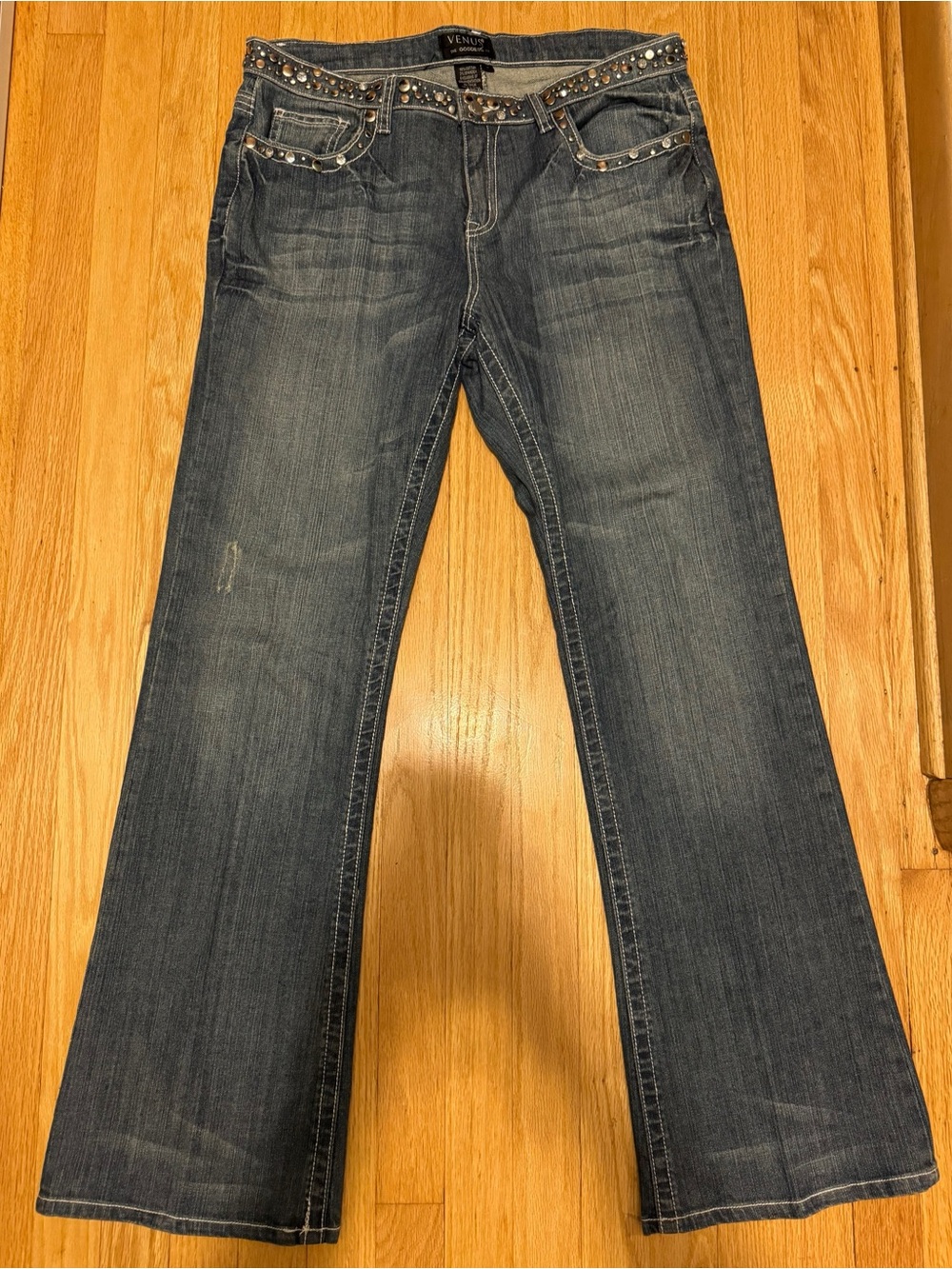 New! VENUS Studded Waist Jeans - Picture 12 of 12